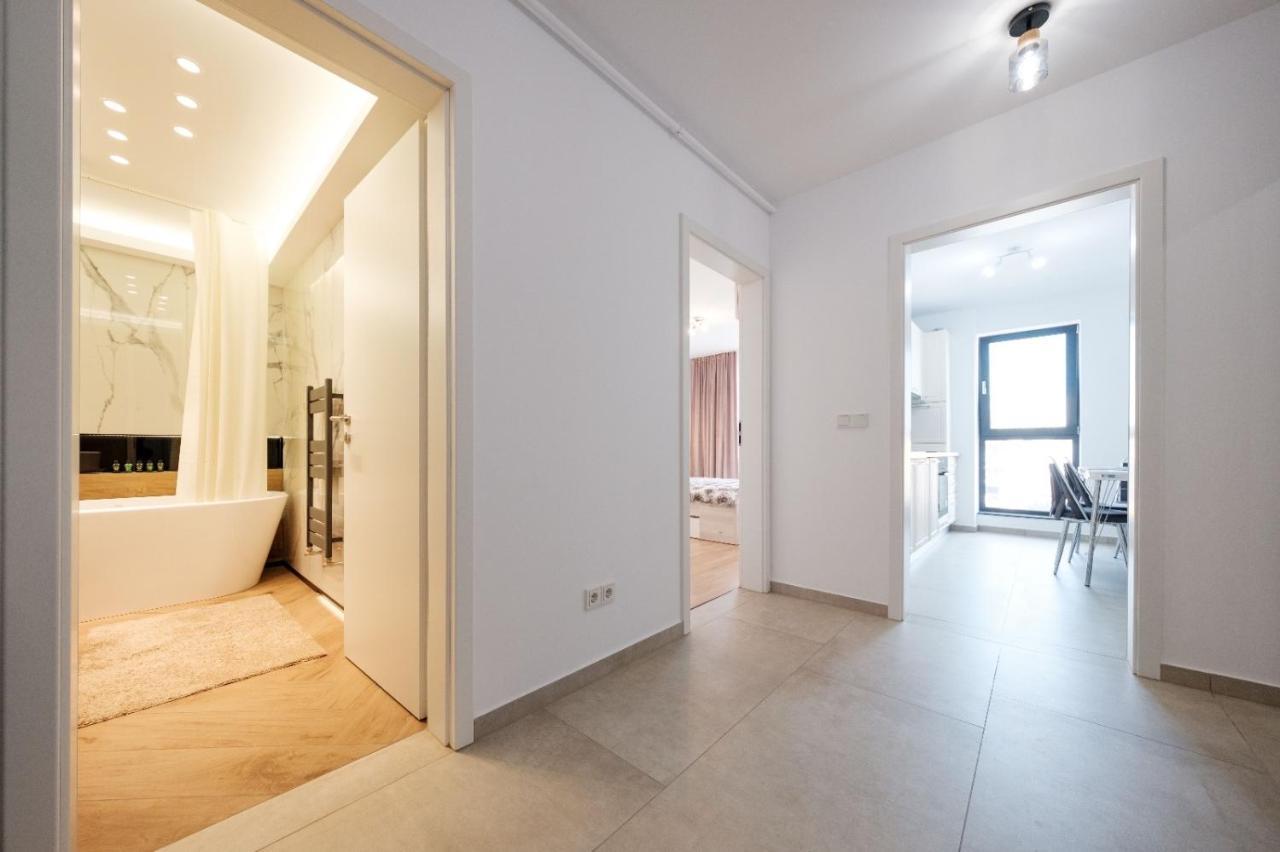 Brand New Luxury Apartment In The Heart Of Brasov Luaran gambar